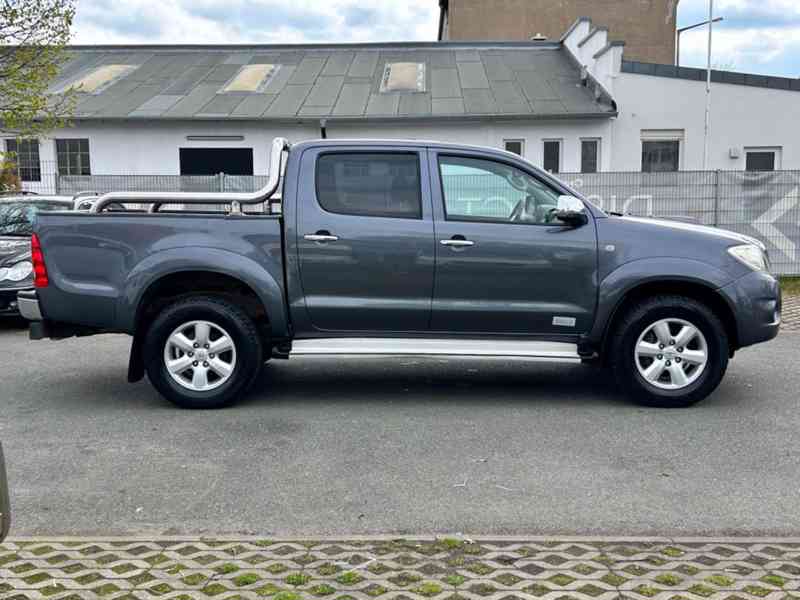 Toyota Hilux Double Cab 3.0 D-4D manuál 126kw - foto 11