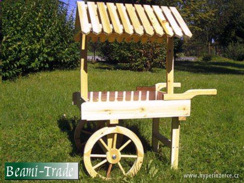 nový dřevěný servírovací vozík se stříškou na zahradu - foto 1
