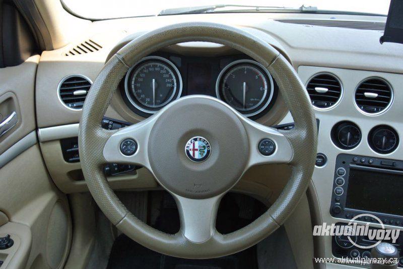 Alfa Romeo 159 2.4, nafta, RV 2007, navigace, kůže - foto 11