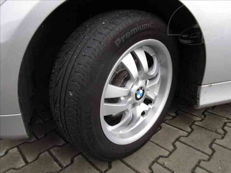 BMW 320 d 2,0 KLIMA - foto 13