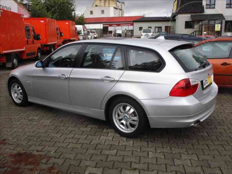 BMW 320 d 2,0 KLIMA - foto 4