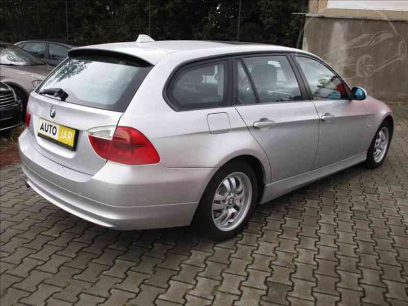 BMW 320 d 2,0 KLIMA - foto 3