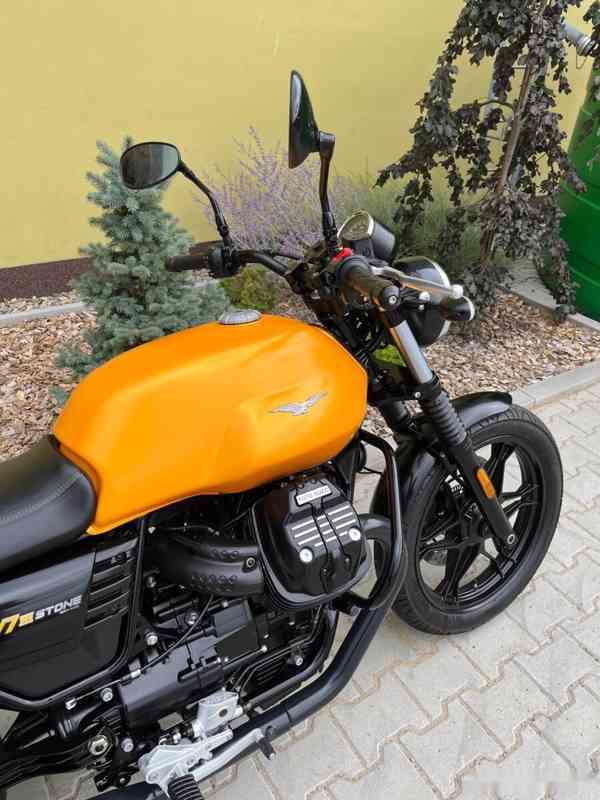 Moto Guzzi V7 III Stone - foto 6