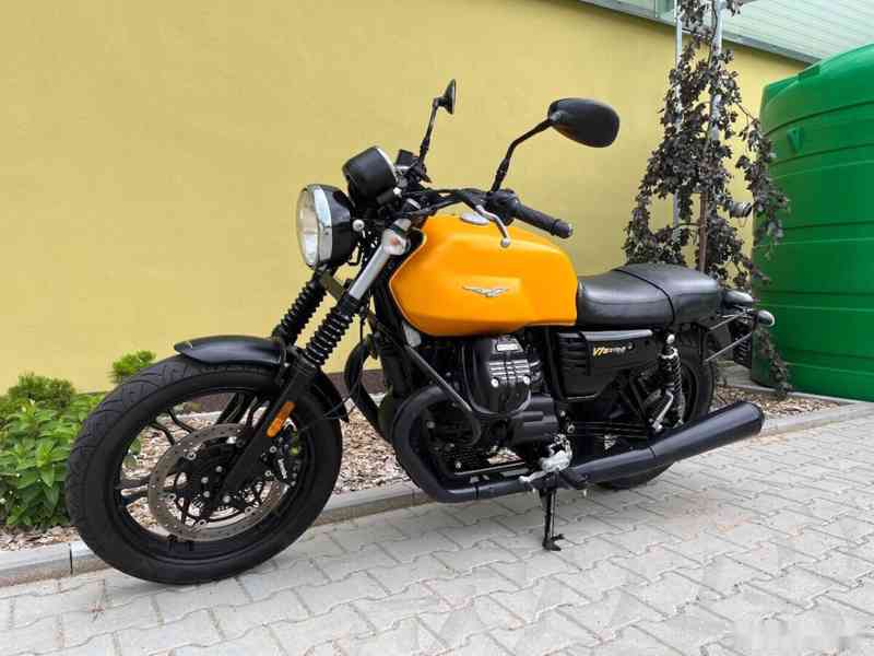 Moto Guzzi V7 III Stone - foto 11