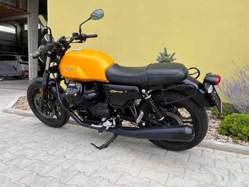 Moto Guzzi V7 III Stone - foto 15