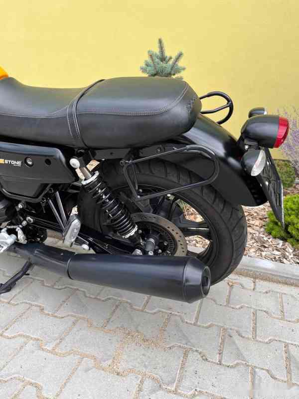 Moto Guzzi V7 III Stone - foto 14