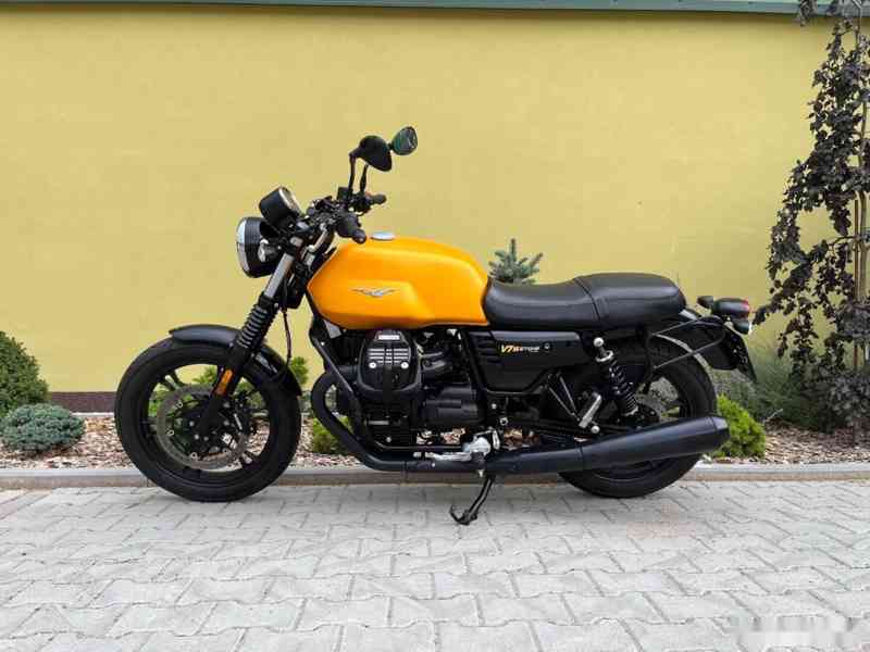 Moto Guzzi V7 III Stone - foto 10
