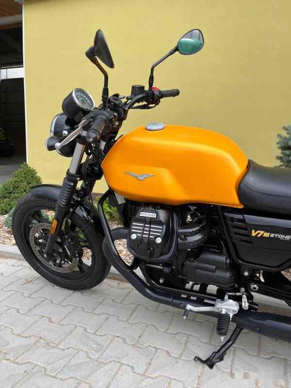 Moto Guzzi V7 III Stone - foto 13
