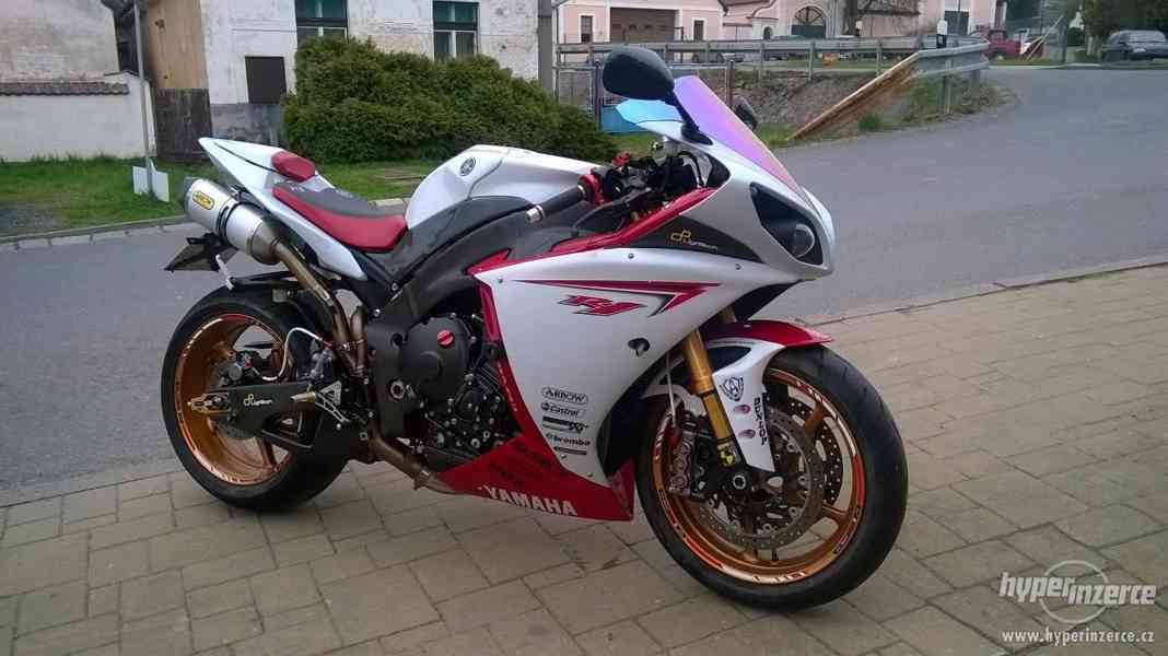 Yamaha R1 - foto 1