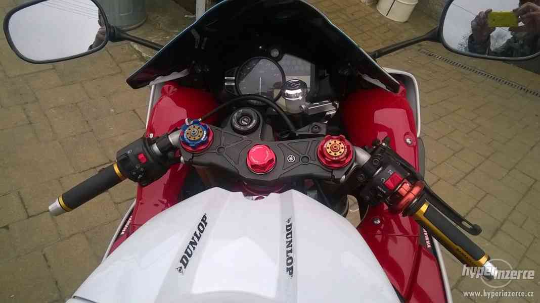 Yamaha R1 - foto 3