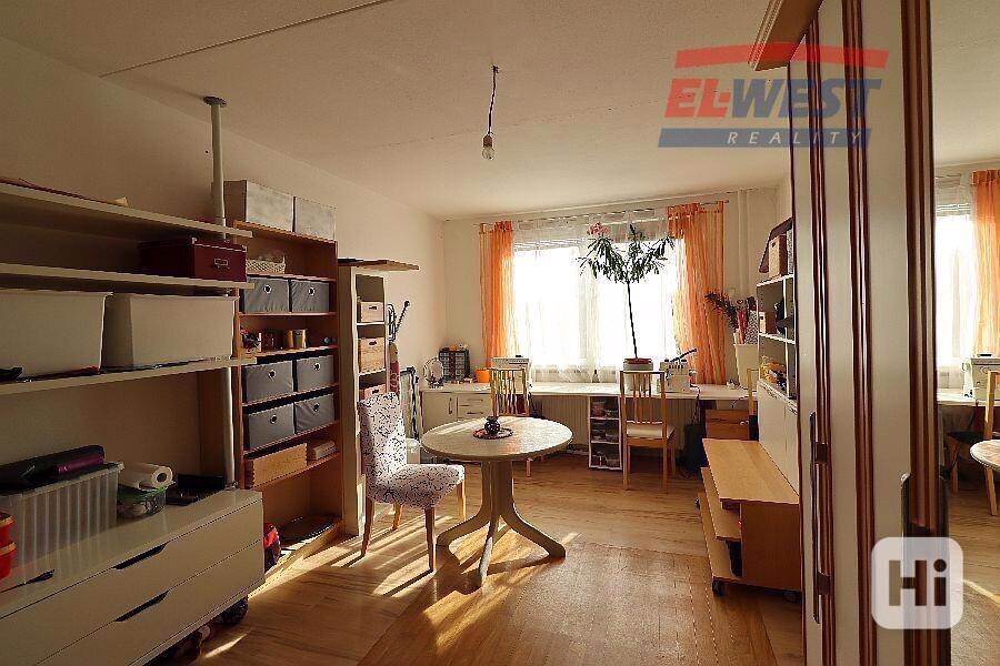Prodej zrekonstruovaného bytu 3+1 s krásným výhledem v Hartmanicích, Šumava - foto 19