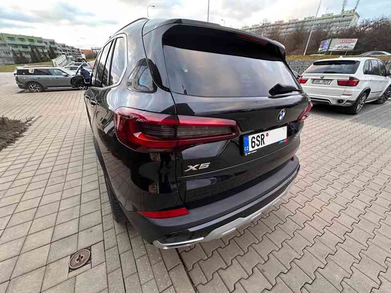 2023 BMW X5 xDrive30d M xLine HUD Pano DPH Zaruka 26 - foto 27