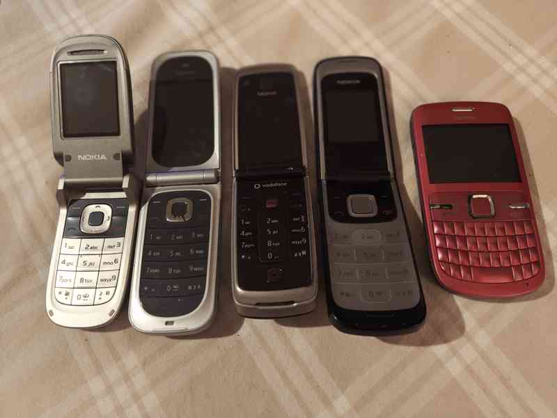Mobilní tlačítkové telefony NOKIA č.4 - foto 3