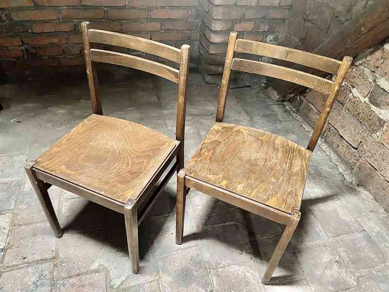 Židle dřevěné 4 kusy. Cena 500/ks.