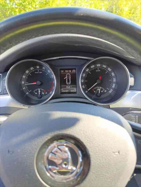 Škoda Superb 2,0   ll - foto 16