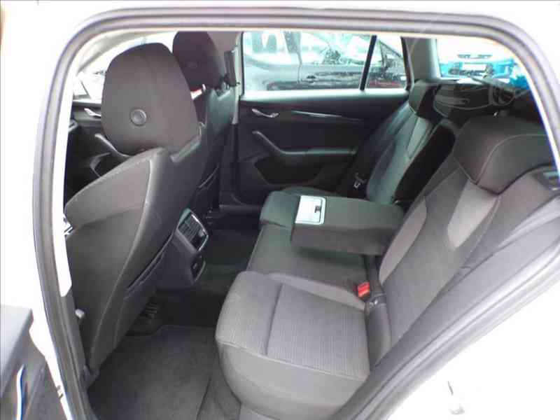 Škoda Octavia 2,0 TDI 1.MAJITEL ČR-DPH - foto 9