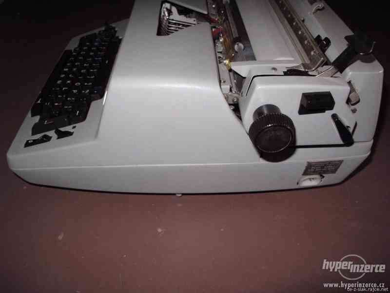 Elektrický psací stroj JATRAŇ (SSSR). - foto 8