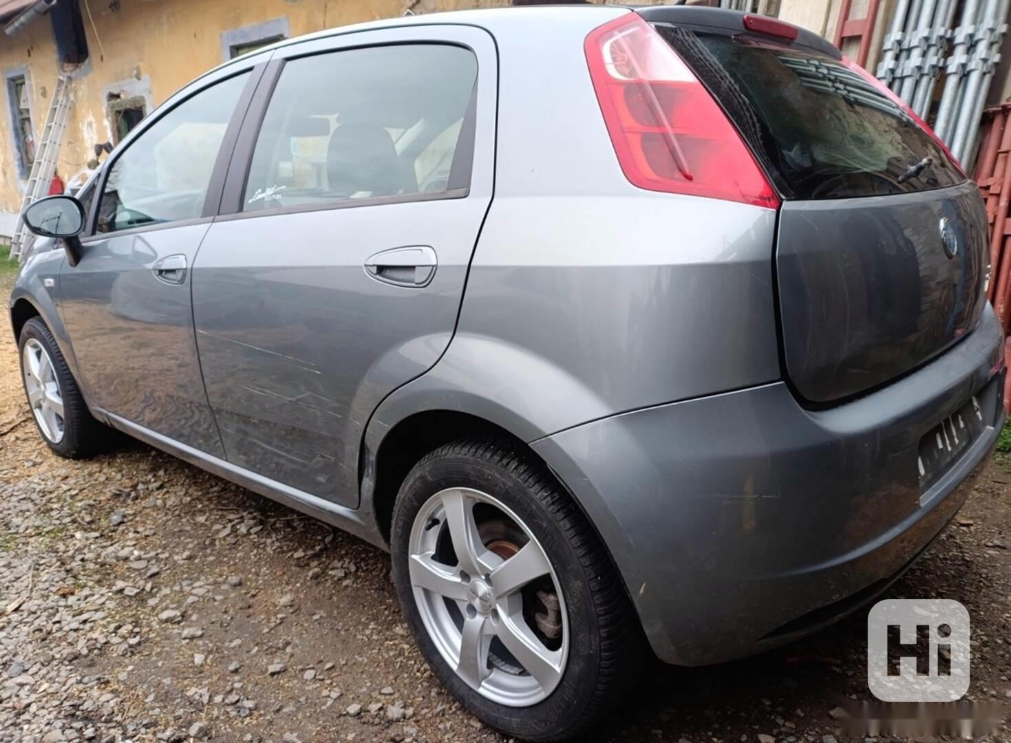 Fiat Grande Punto 1.9JTD - 88kW ,6ti kvalt rozprodám na ND - foto 1