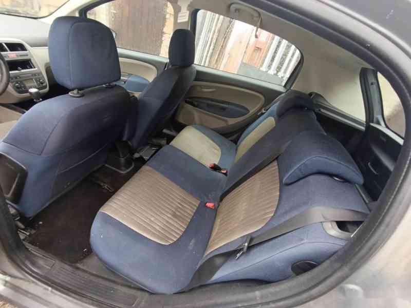 Fiat Grande Punto 1.9JTD - 88kW ,6ti kvalt rozprodám na ND - foto 6
