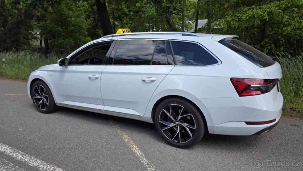Škoda Superb 2021 147kw 4x4 L&K - foto 2
