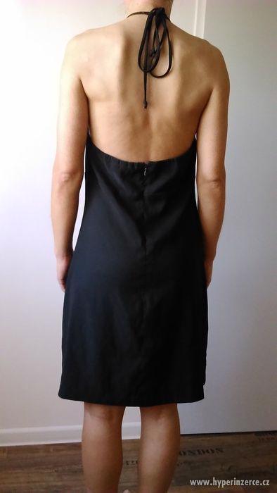 Černé šaty krátké - velikost 40 - foto 2