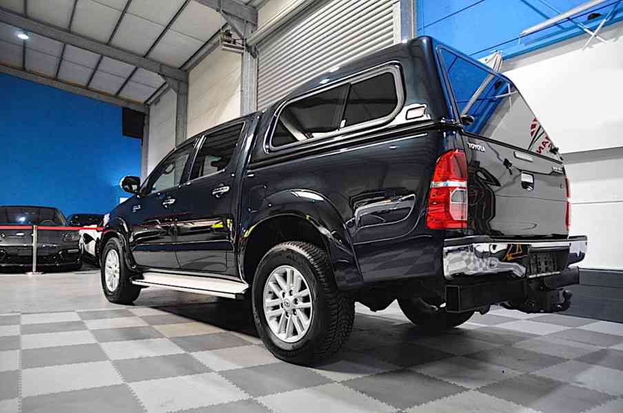 Toyota Hilux 4X4 3,0 D EXECUTIVE AUT. 126kw - foto 14