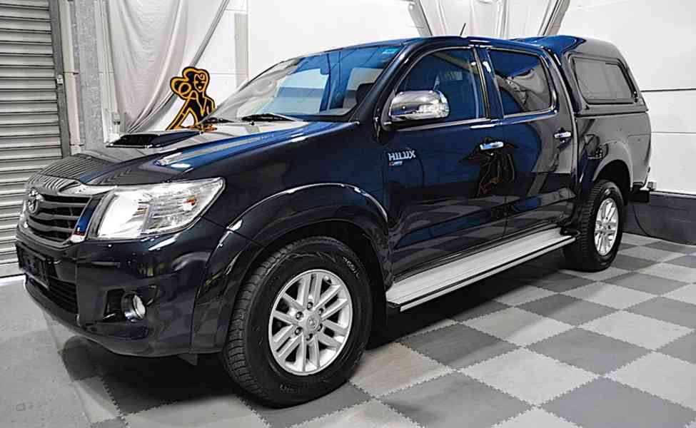 Toyota Hilux 4X4 3,0 D EXECUTIVE AUT. 126kw - foto 8