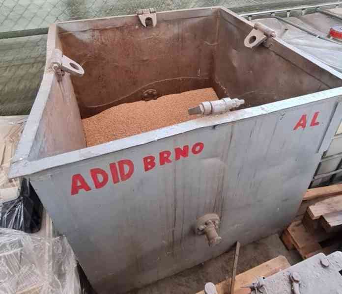 Sada 3 kusů beden na špony se závěsným vahadlem – kontejner  - foto 2