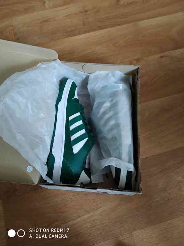 Prodám nové pánské boty zeleno-bílé adidas, velikost 44. - foto 4