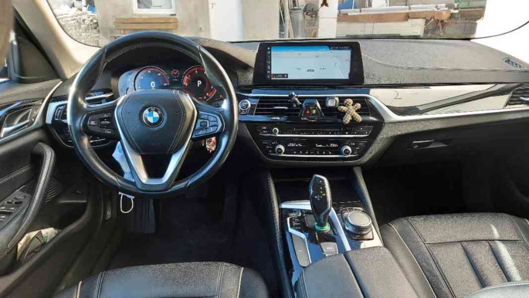 BMW Řada 5, 520d xDrive Luxury Line. G30 - foto 6