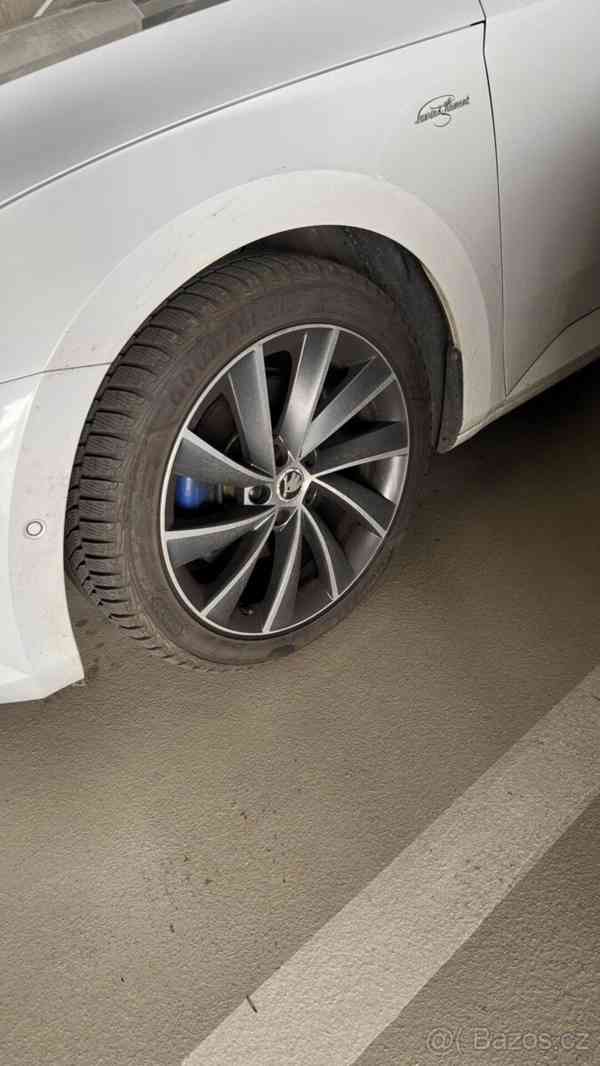Škoda Superb 2,0   TDI 110kW Laurin & Klement - foto 3