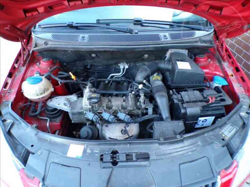 Škoda Fabia 1,2 HTP - foto 11