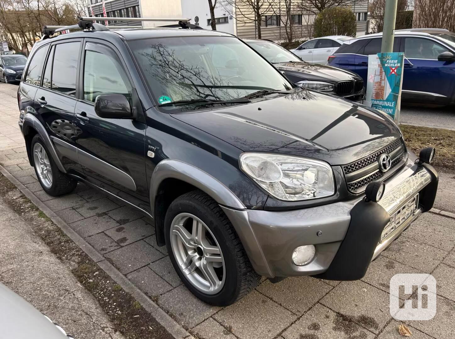 Toyota RAV4 2.0i Executive 4X4 benzín 110kw - foto 1