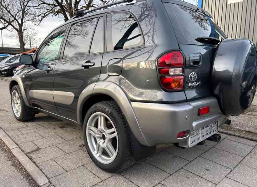 Toyota RAV4 2.0i Executive 4X4 benzín 110kw - foto 4