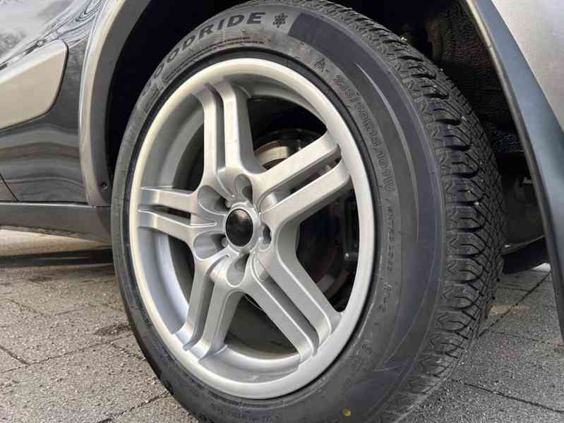 Toyota RAV4 2.0i Executive 4X4 benzín 110kw - foto 14