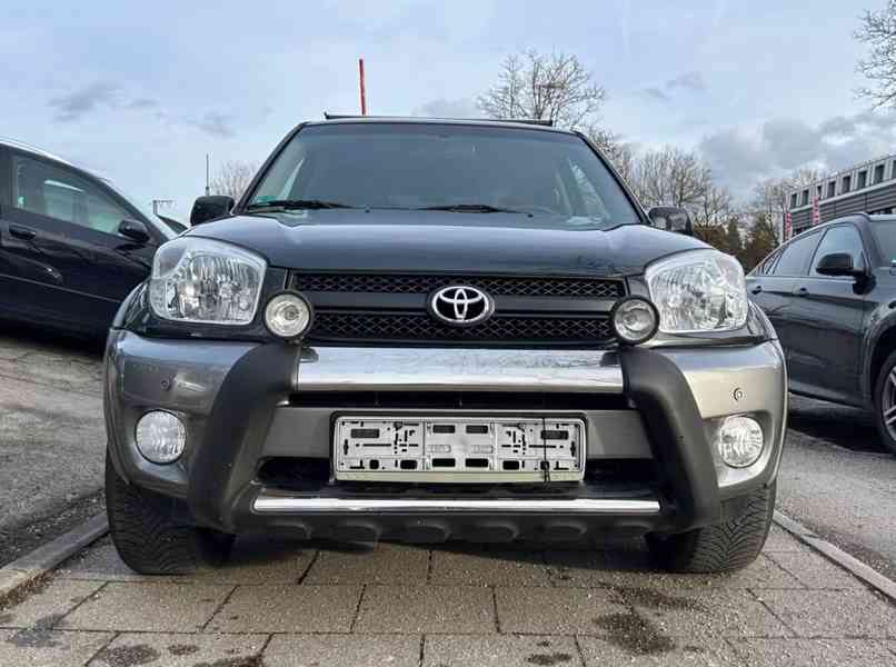 Toyota RAV4 2.0i Executive 4X4 benzín 110kw - foto 8