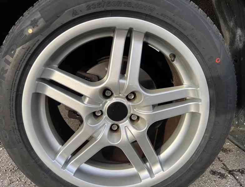 Toyota RAV4 2.0i Executive 4X4 benzín 110kw - foto 15