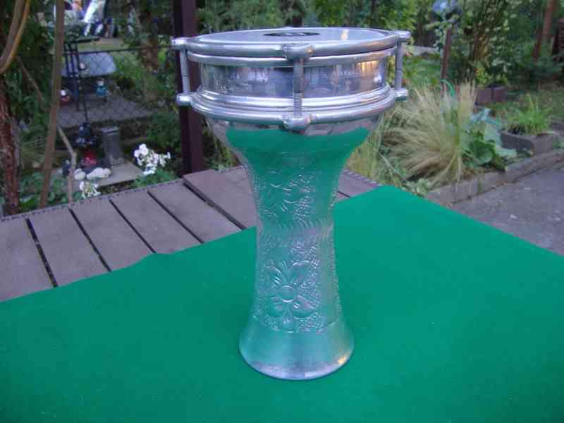 MEINL DARBUKA HE-110 hliník ručně tepaný pěkný stav - foto 3