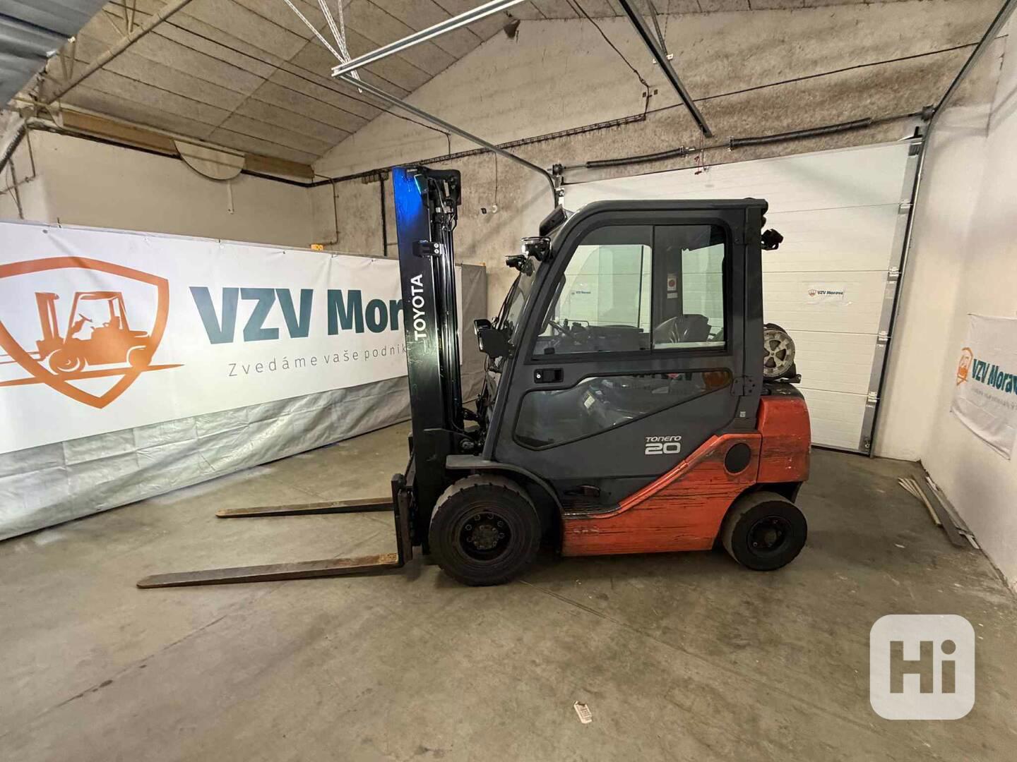 Vysokozdvižný vozík Toyota, 02-8FGF20 s pozicionerem - foto 1