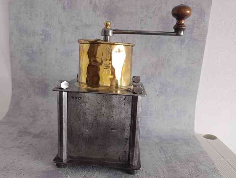 Velký hostinský mlýnek na kávu z 19. století. DOPRAVA ZDARMA - foto 17