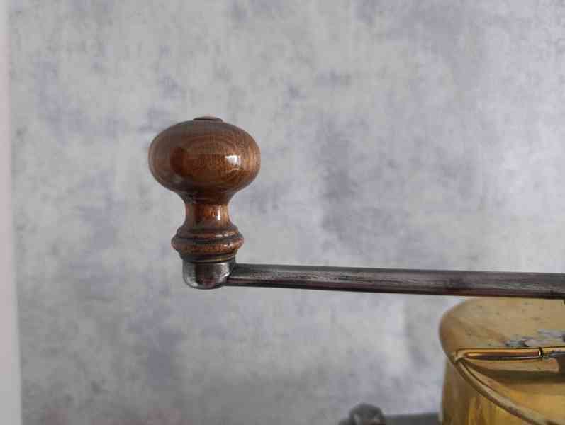 Velký hostinský mlýnek na kávu z 19. století. DOPRAVA ZDARMA - foto 8