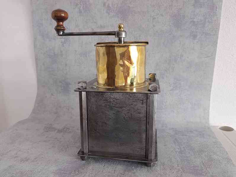 Velký hostinský mlýnek na kávu z 19. století. DOPRAVA ZDARMA - foto 13