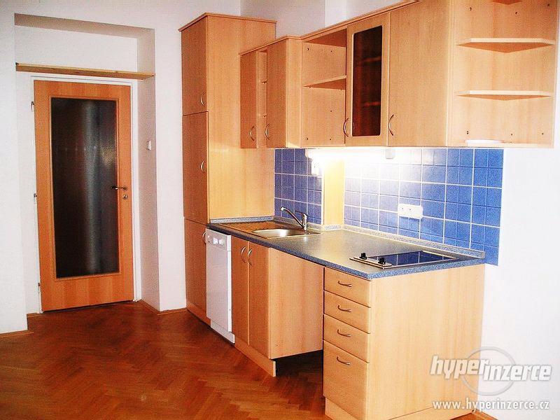 Pěkný byt 2+kk, OV, 40 m2, Praha 2, ul. Na Královce - foto 1