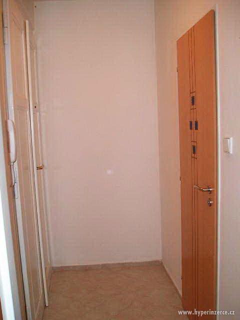 Pěkný byt 2+kk, OV, 40 m2, Praha 2, ul. Na Královce - foto 3
