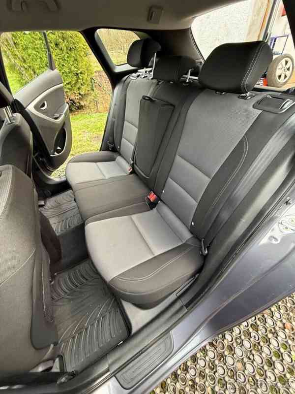 Hyundai i30 1,6   MPi 88 kW 2016 druhý majitel - foto 18
