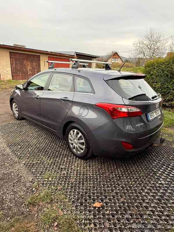 Hyundai i30 1,6   MPi 88 kW 2016 druhý majitel - foto 7
