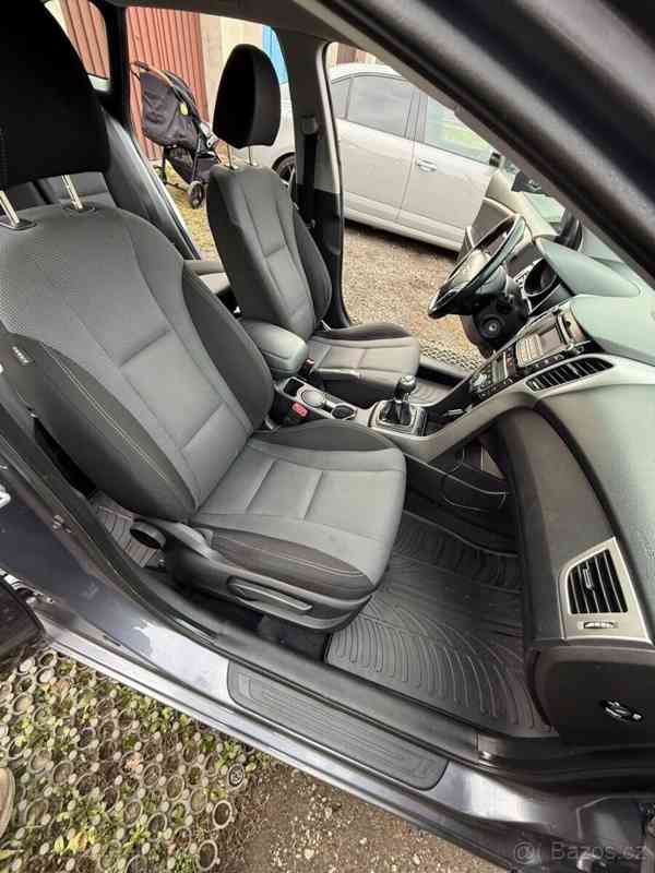 Hyundai i30 1,6   MPi 88 kW 2016 druhý majitel - foto 11
