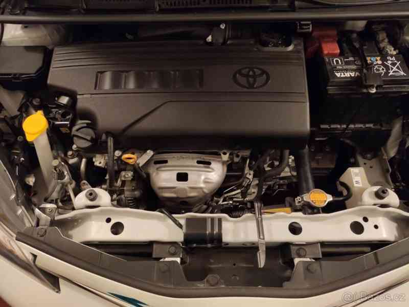 Toyota Yaris 1.3	 - foto 5