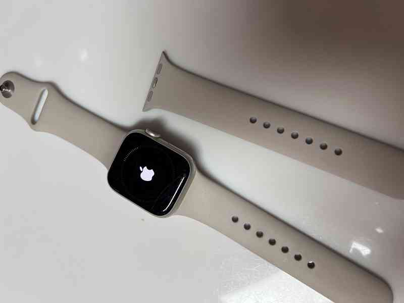 Chytré hodinky Apple Watch Series 7 GPS + Cellular - foto 2