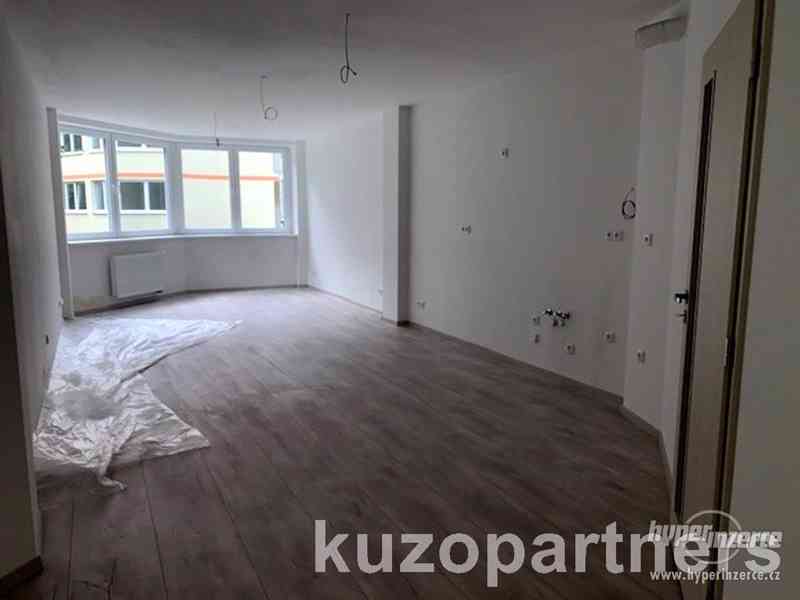 Novostavba bytu 3+kk, garáž - Mladá Boleslav - foto 10